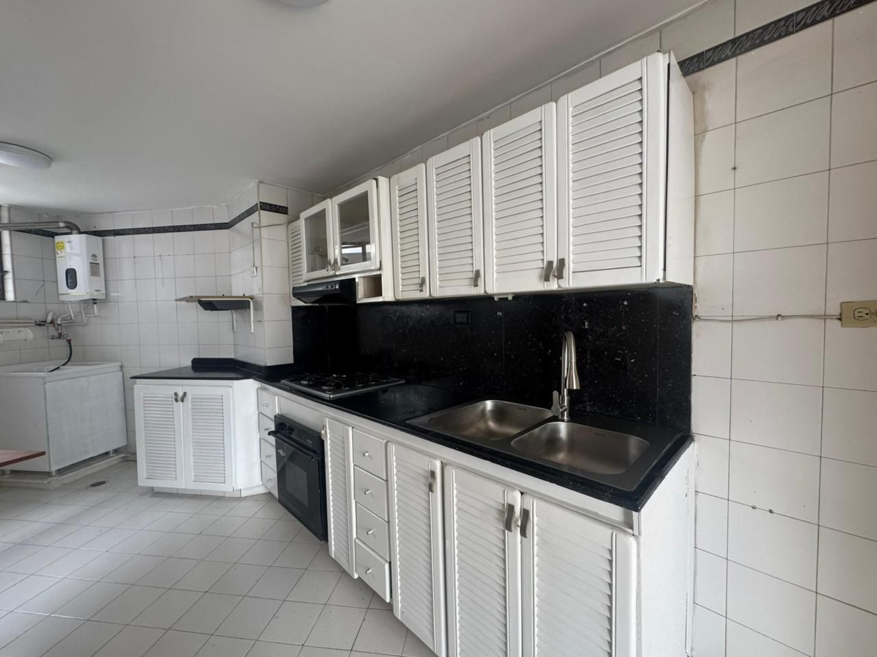 Apartamento en arriendo Risaralda Pereira Los Alamos 110 m2 Habitaciones 3 Baños 2 Garajes 2 Precio $3500000