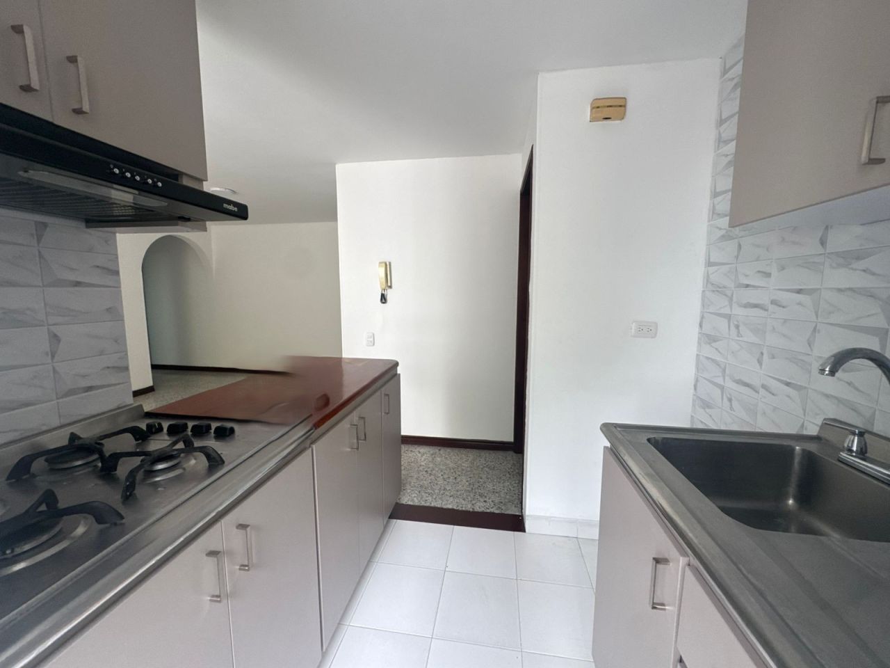 Apartaestudio en arriendo Risaralda Pereira Los Alpes 55 m2 Habitaciones 1 Baños 2 Garajes 1 Precio $1800000