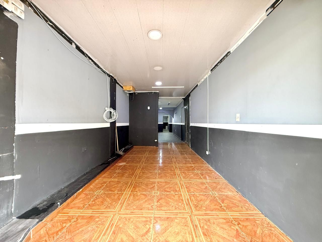 Local en arriendo Risaralda Pereira Popular Modelo 60 m2 Habitaciones 0 Baños 2 Garajes 0 Precio $1850000