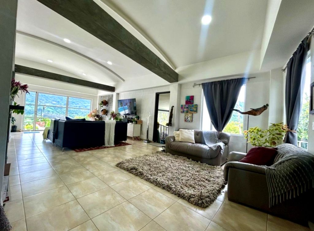 Finca en venta Cundinamarca Choachí Choachi 450 m2 Habitaciones 4 Baños 6 Garajes 15 Precio $1750000000