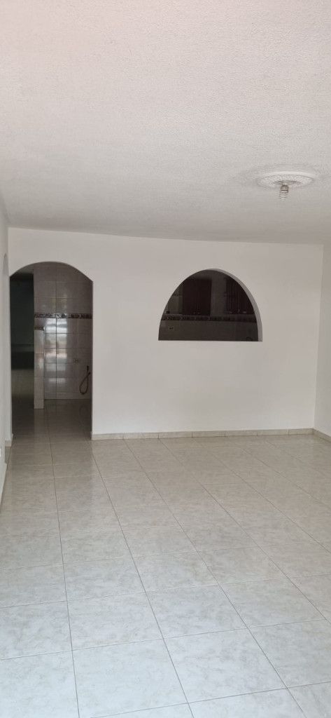 Casa en venta Valle Del Cauca Cali Primero De Mayo 550 m2 Habitaciones 15 Baños 6 Garajes 2 Precio $950000000