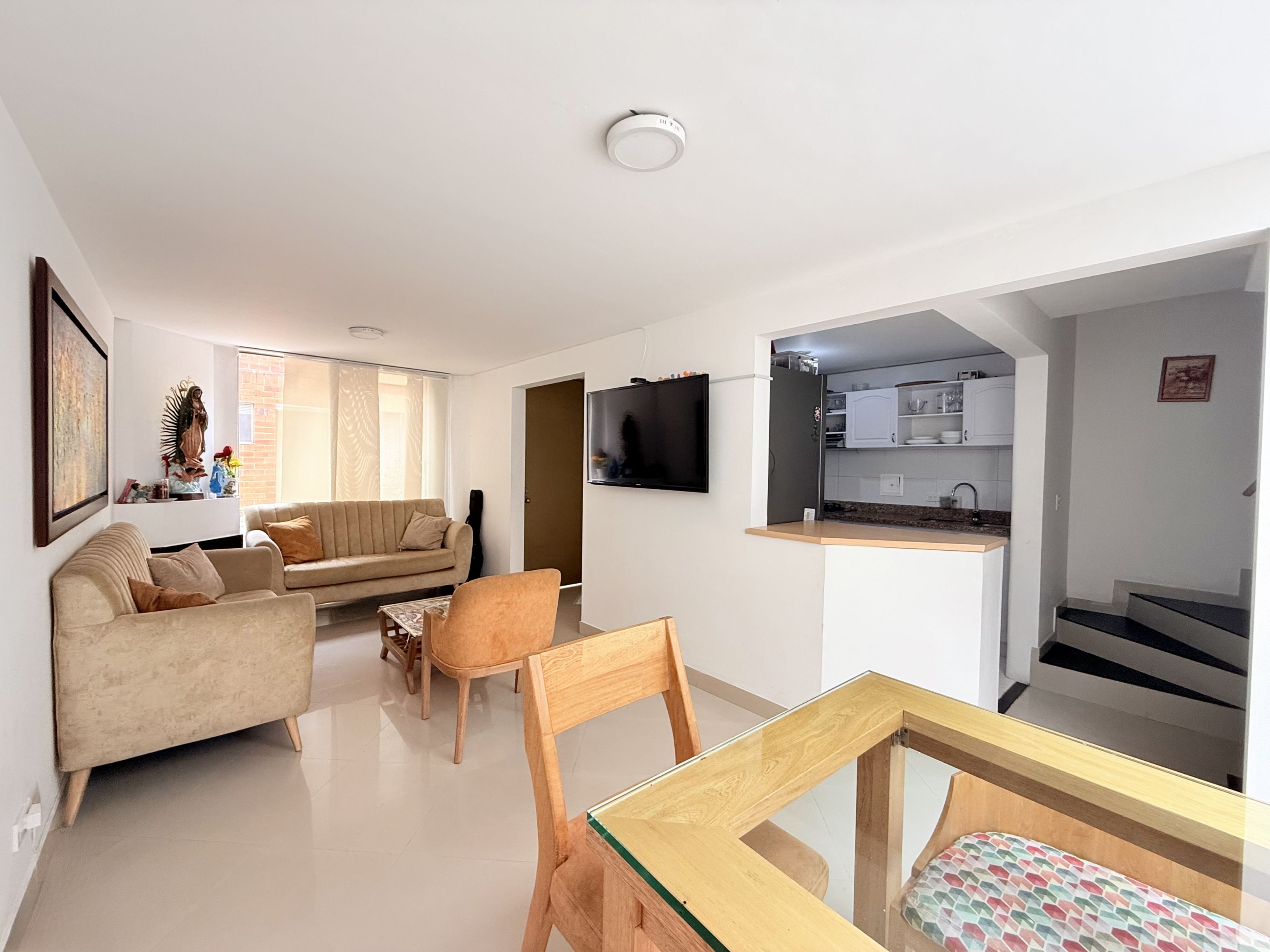 Casa en venta Cundinamarca Bogotá La Uribe 102 m2 Habitaciones 3 Baños 3 Garajes 1 Precio $515000000