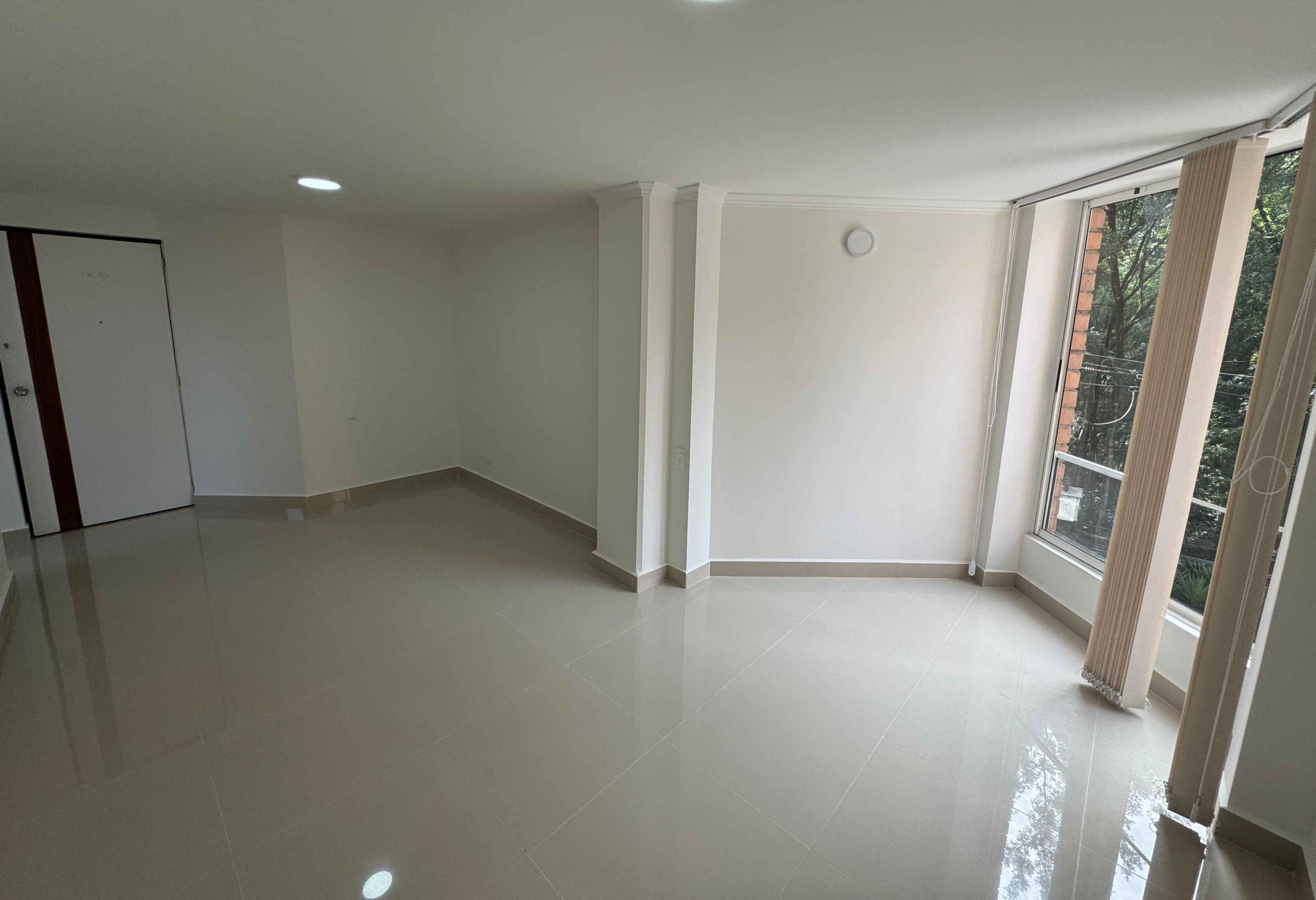 Apartamento en arriendo Antioquia Envigado El Embrujo 69 m2 Habitaciones 3 Baños 2 Garajes 1 Precio $3200000
