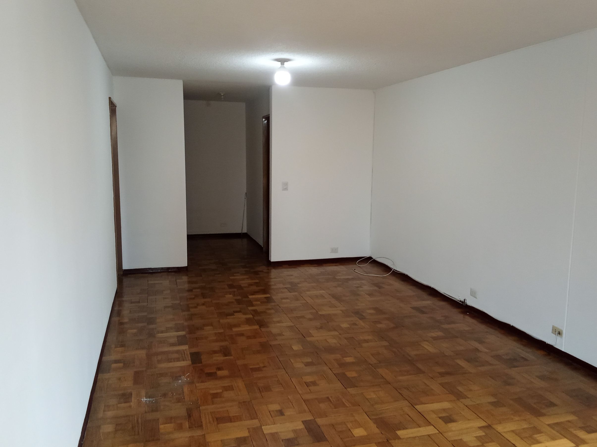 Apartamento en arriendo Antioquia Medellín Villanueva 123 m2 Habitaciones 4 Baños 3 Garajes 1 Precio $2800000