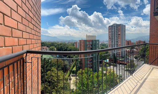 Apartamento en venta Antioquia Medellín Loma De Los Bernal 106 m2 Habitaciones 3 Baños 3 Garajes 2 Precio $690000000