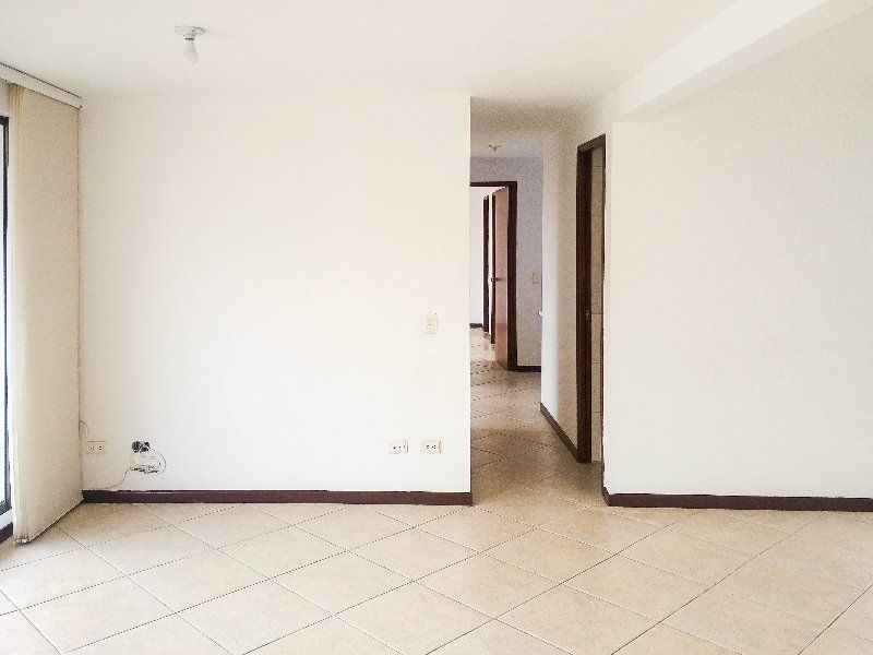 Apartamento en arriendo Antioquia Medellín Urbanizacion Cedros De La Colina 100 m2 Habitaciones 3 Baños 2 Garajes 2 Precio $4200000