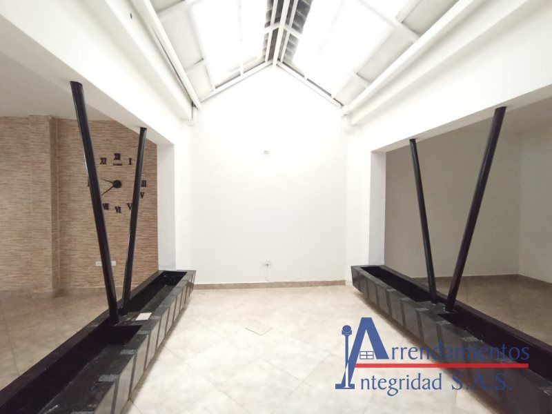 Casa en arriendo Antioquia Medellín San Bernardo 125 m2 Habitaciones 3 Baños 2 Garajes 0 Precio $2500000