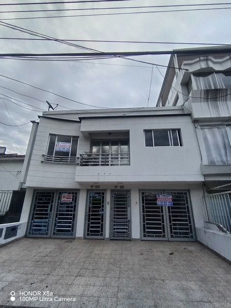 Casa en arriendo Valle Del Cauca Cali Santa Anita - La Selva 130 m2 Habitaciones 4 Baños 3 Garajes 1 Precio $2500000