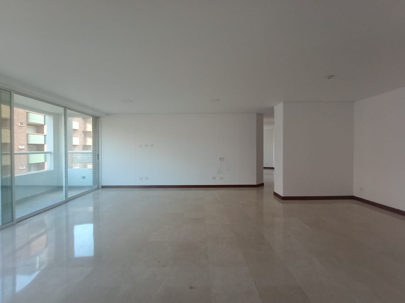 Apartamento en arriendo Antioquia Medellín Laureles 140 m2 Habitaciones 3 Baños 4 Garajes 2 Precio $6100000
