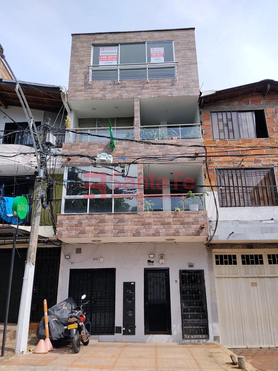 Apartamento en arriendo Antioquia Medellín Berlin 144 m2 Habitaciones 5 Baños 3 Garajes 0 Precio $2500000