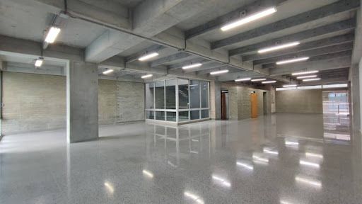 Oficina en arriendo Antioquia Medellín Guayabal 214 m2 Habitaciones 0 Baños 2 Garajes 2 Precio $12921060