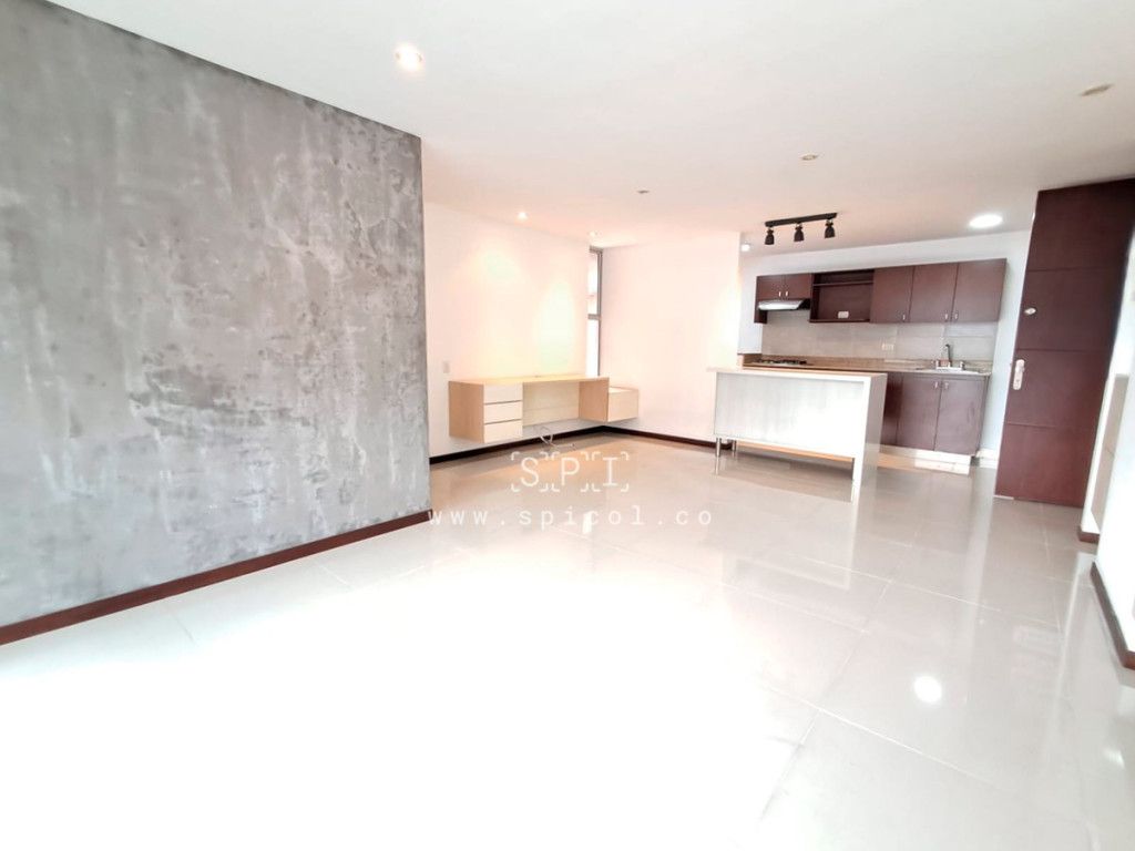 Apartamento en arriendo Antioquia Envigado El Esmeraldal 70 m2 Habitaciones 2 Baños 2 Garajes 2 Precio $3500000