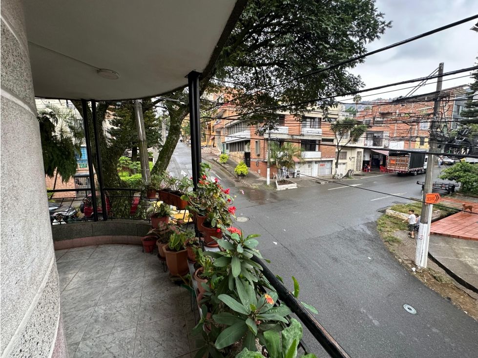 Apartamento en venta Antioquia Medellín Prado 127 m2 Habitaciones 3 Baños 2 Garajes 0 Precio $450000000