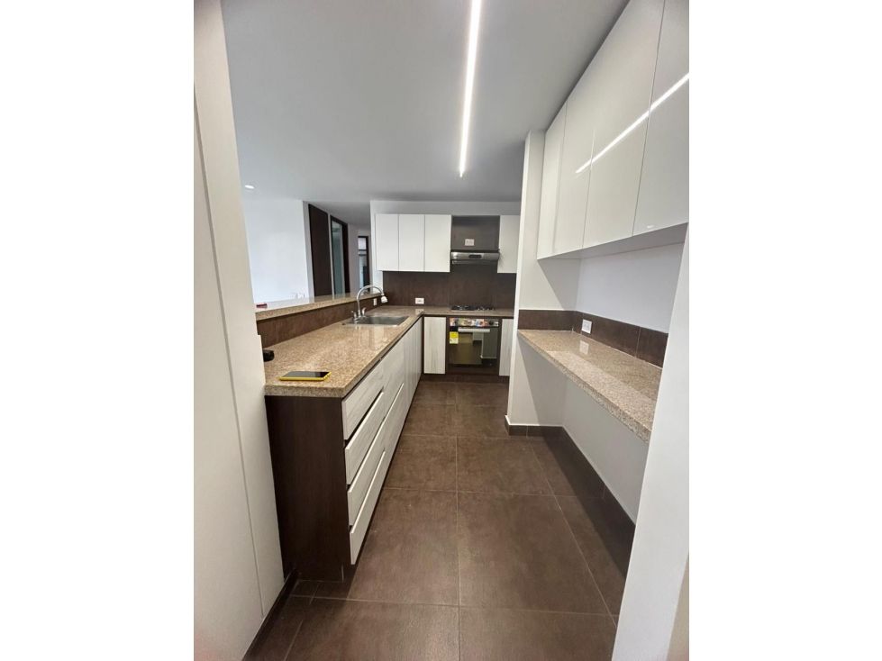 Apartamento en arriendo Antioquia Envigado El Esmeraldal 100 m2 Habitaciones 3 Baños 2 Garajes 1 Precio $5000000