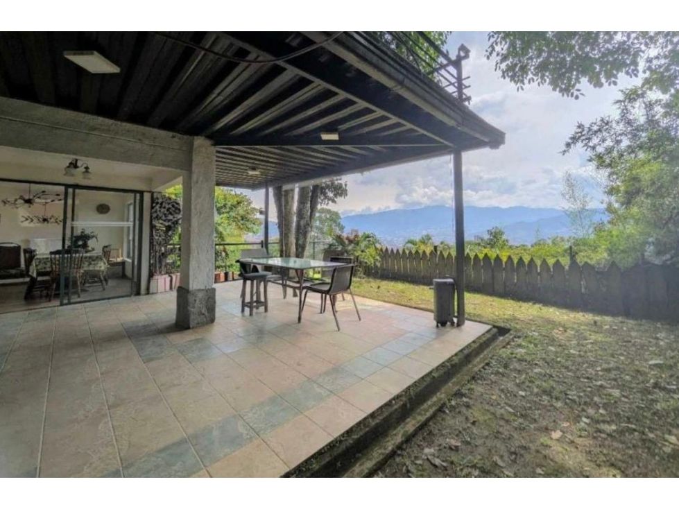 Casa en venta Antioquia Medellín Los Balsos No1 225 m2 Habitaciones 5 Baños 5 Garajes 2 Precio $1580000000