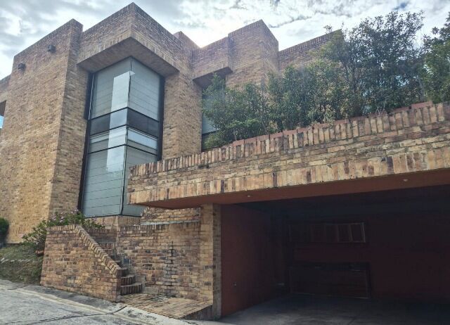 Casa en venta Cundinamarca Bogotá Niza Suba 356 m2 Habitaciones 3 Baños 4 Garajes 4 Precio $1600000000