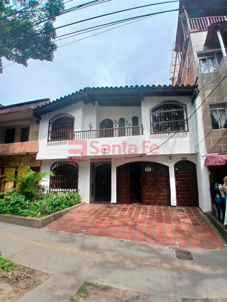Casa en arriendo Antioquia Medellín Belen 120 m2 Habitaciones 4 Baños 3 Garajes 0 Precio $2800000