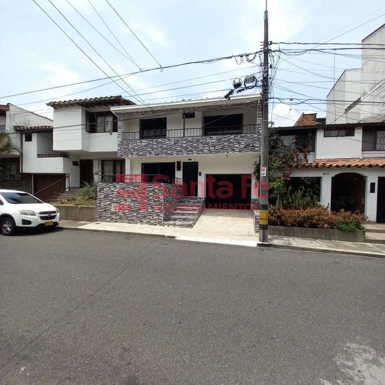 Casa en arriendo Antioquia Medellín El Nogal- Los Almendros 280 m2 Habitaciones 5 Baños 3 Garajes 1 Precio $6800000