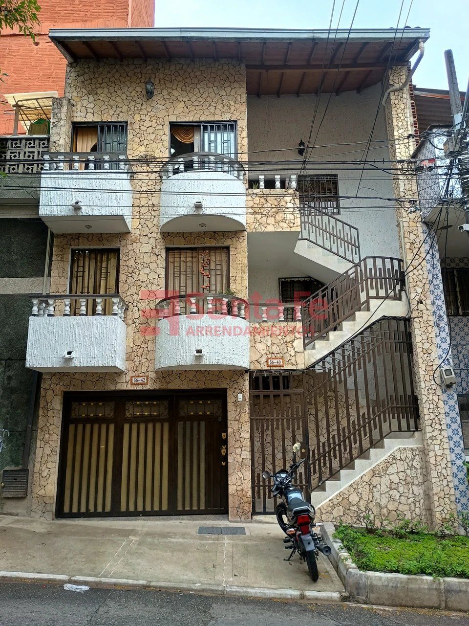 Casa en arriendo Antioquia Medellín Boston 102 m2 Habitaciones 3 Baños 3 Garajes 0 Precio $2500000