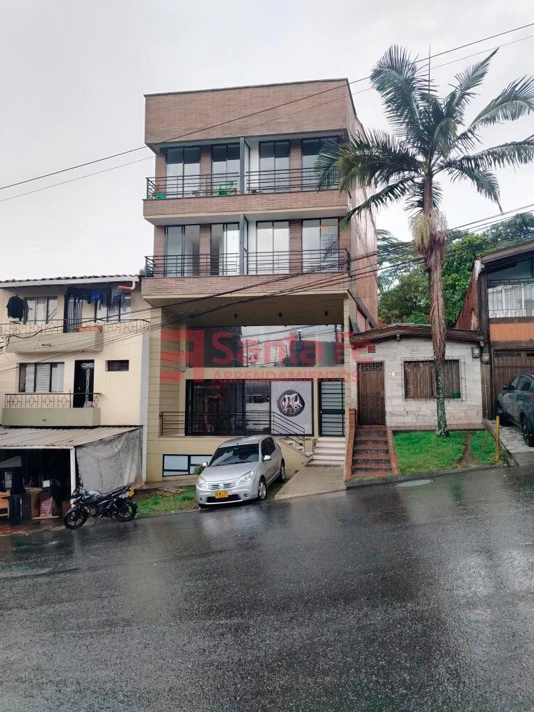 Local en arriendo Antioquia Medellín Enciso 168 m2 Habitaciones 0 Baños 1 Garajes 0 Precio $10000000