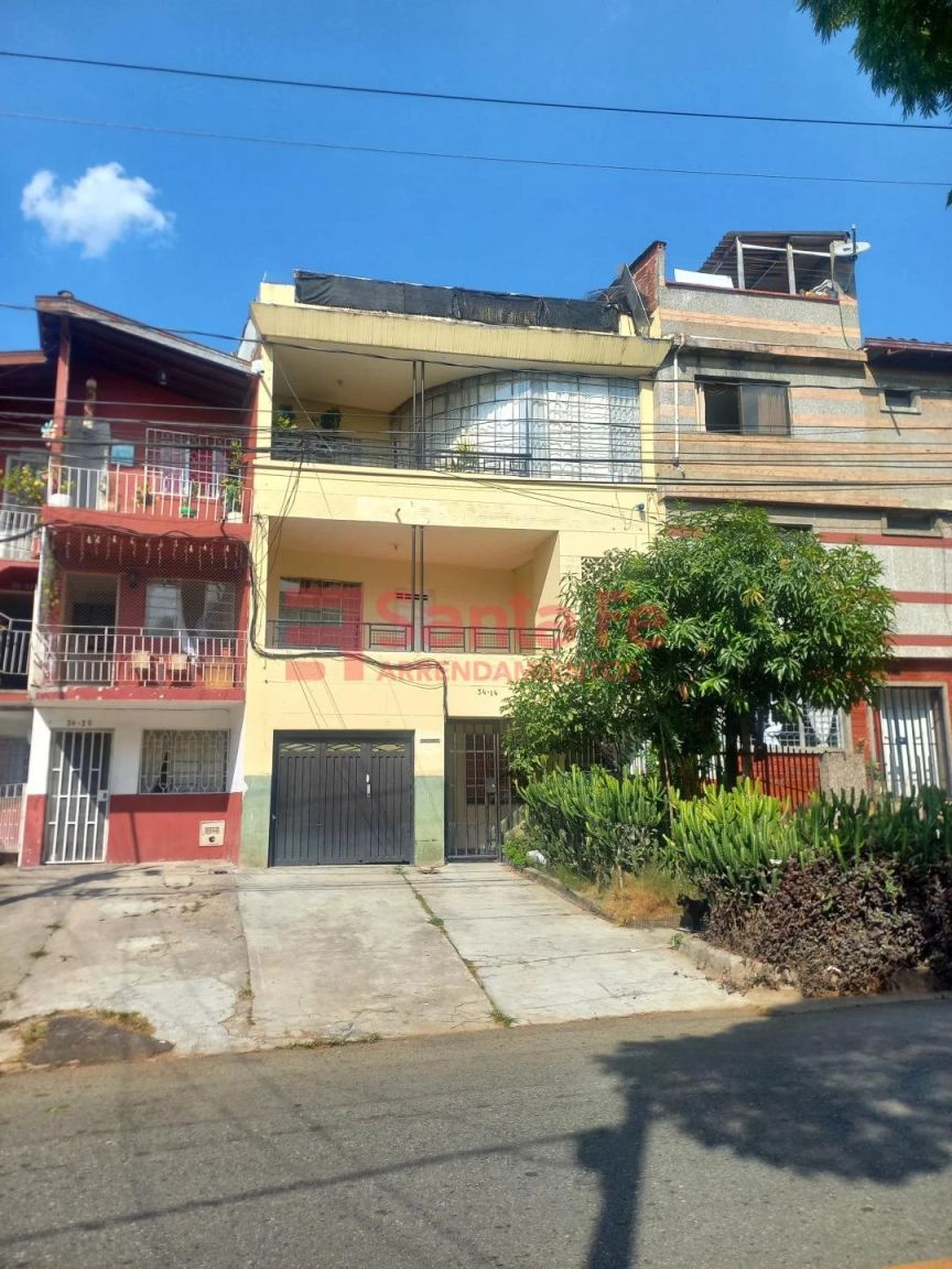 Casa en arriendo Antioquia Medellín Enciso 137 m2 Habitaciones 5 Baños 2 Garajes 0 Precio $3000000