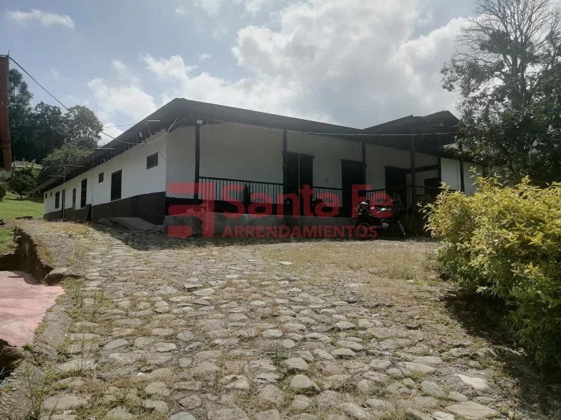 Finca en arriendo Antioquia Caldas Caldas 6000 m2 Habitaciones 6 Baños 4 Garajes 0 Precio $6000000