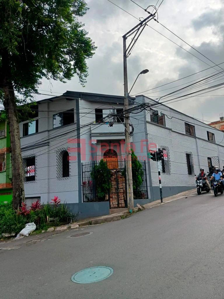 Casa en arriendo Antioquia Medellín Bombona No1 360 m2 Habitaciones 5 Baños 4 Garajes 1 Precio $15000000