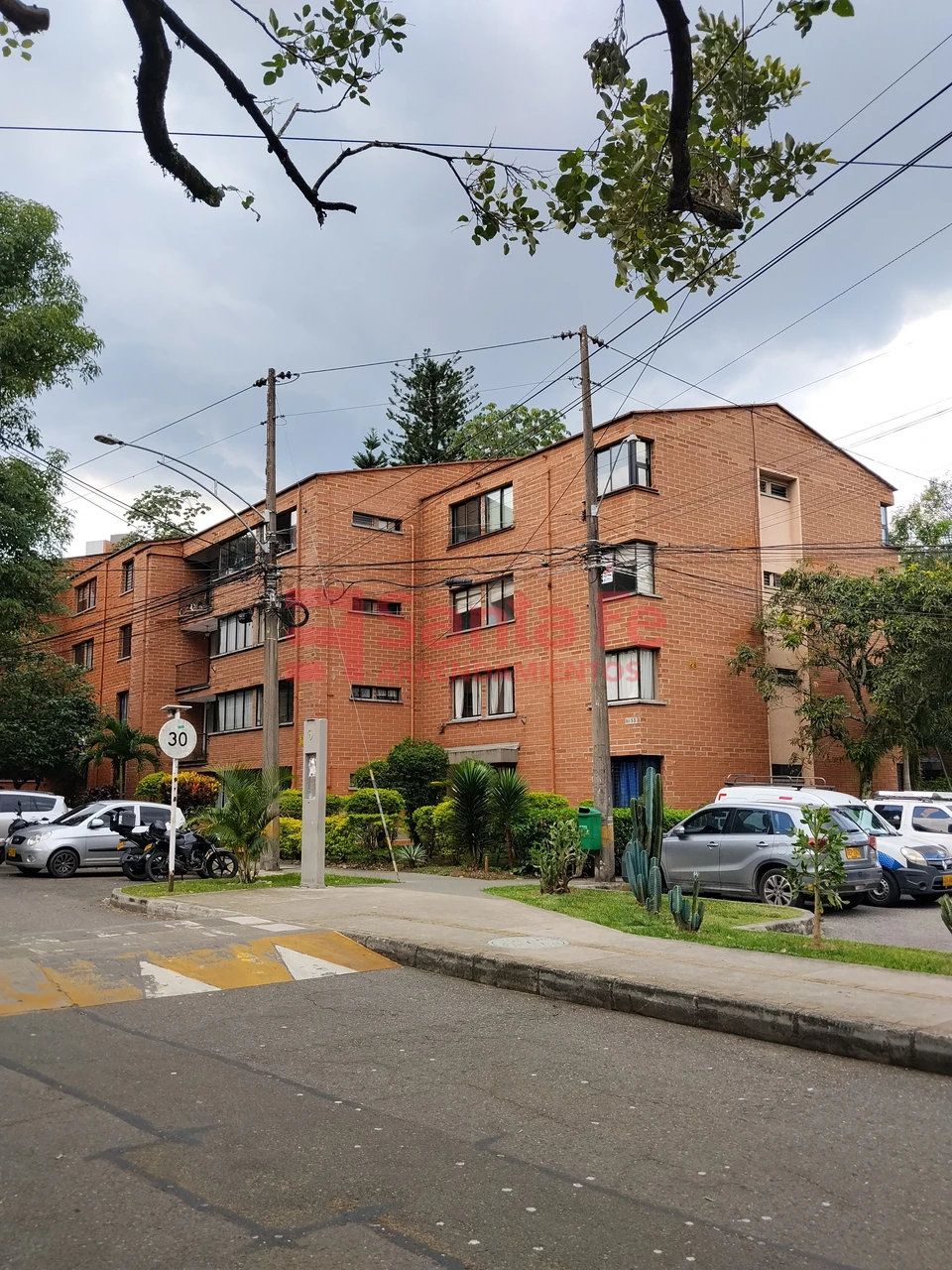 Apartamento en arriendo Antioquia Medellín Urbanizacion Carlos E Restrepo 120 m2 Habitaciones 4 Baños 2 Garajes 0 Precio $3900000