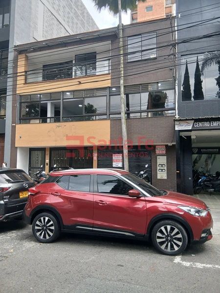 Oficina en arriendo Antioquia Medellín Suramericana 250 m2 Habitaciones 0 Baños 2 Garajes 0 Precio $13000000
