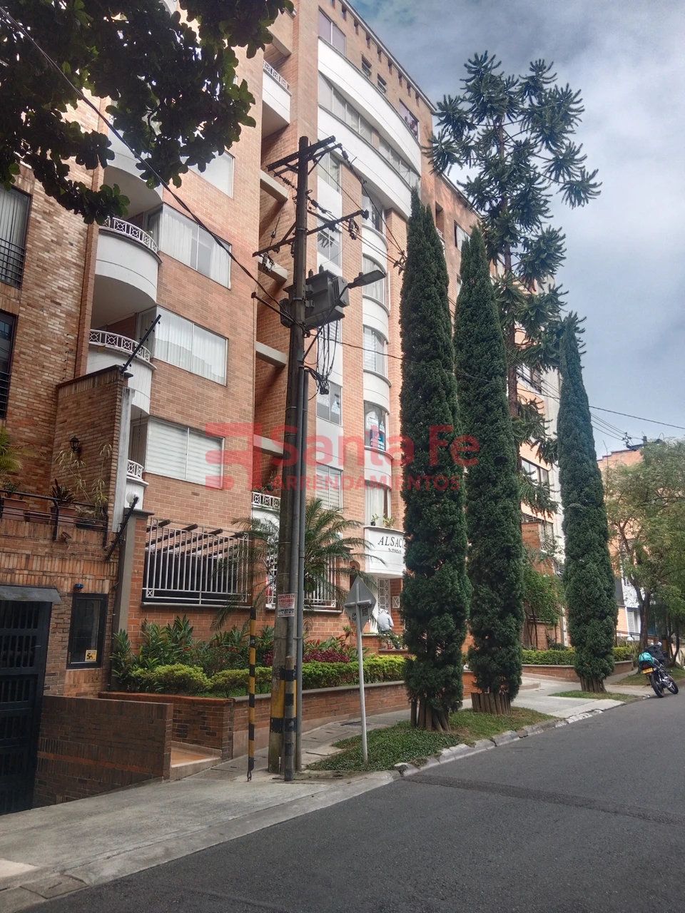 Apartamento en arriendo Antioquia Medellín Los Conquistadores 90 m2 Habitaciones 3 Baños 3 Garajes 1 Precio $4000000