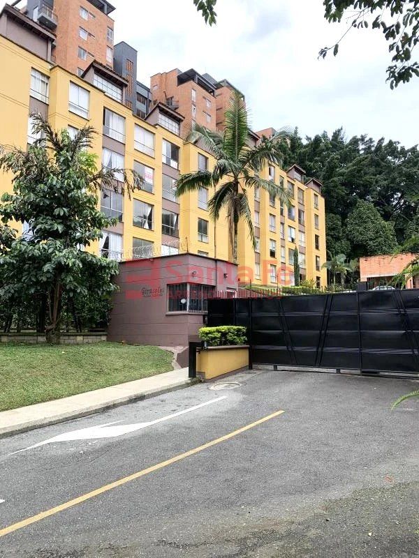 Apartamento en arriendo Antioquia Medellín Loma Del Barro 73 m2 Habitaciones 3 Baños 2 Garajes 1 Precio $3000000