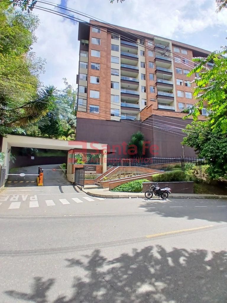 Apartamento en arriendo Antioquia Medellín El Esmeraldal 173 m2 Habitaciones 4 Baños 3 Garajes 1 Precio $7300000