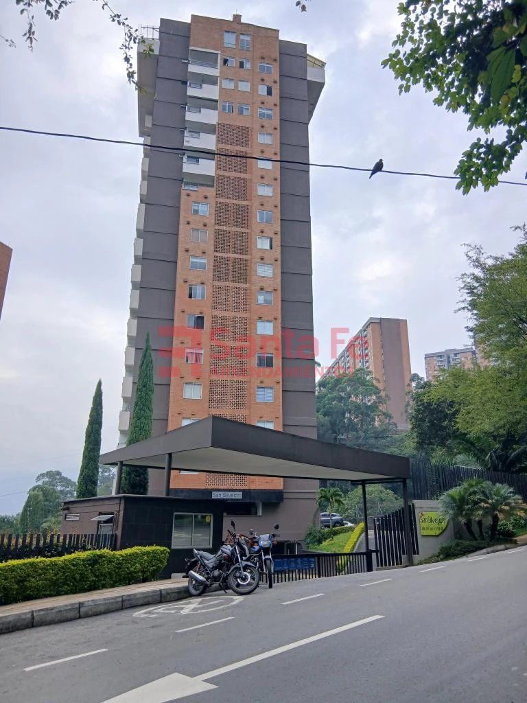 Apartamento en arriendo Antioquia Medellín Loma Del Barro 306 m2 Habitaciones 4 Baños 6 Garajes 2 Precio $9000000