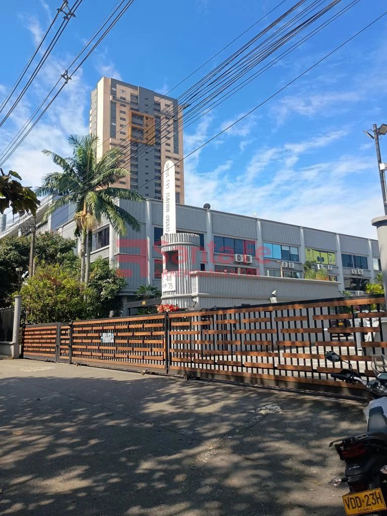 Local en arriendo Antioquia Envigado Las Vegas 360 m2 Habitaciones 0 Baños 2 Garajes 4 Precio $12500000