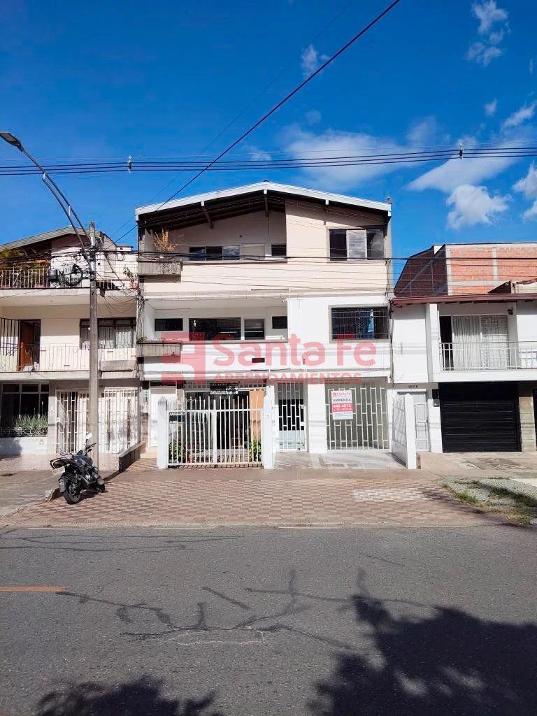 Casa en arriendo Antioquia Medellín Estadio 140 m2 Habitaciones 4 Baños 4 Garajes 0 Precio $5800000