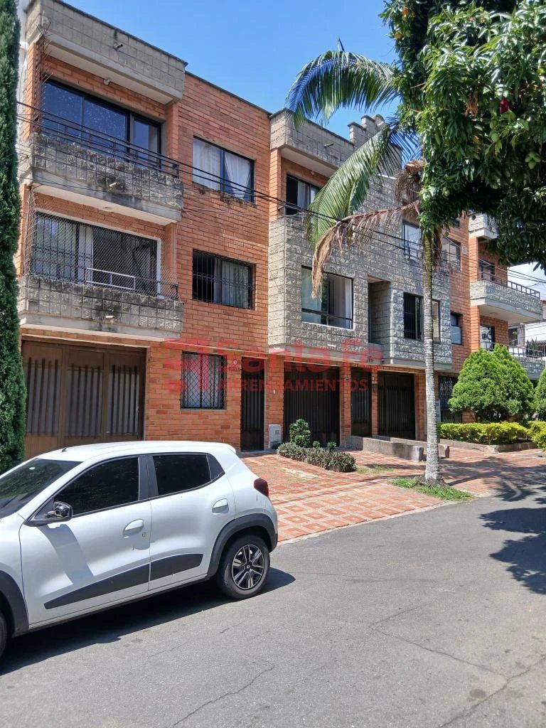 Apartamento en arriendo Antioquia Medellín Estadio 90 m2 Habitaciones 3 Baños 2 Garajes 1 Precio $3000000
