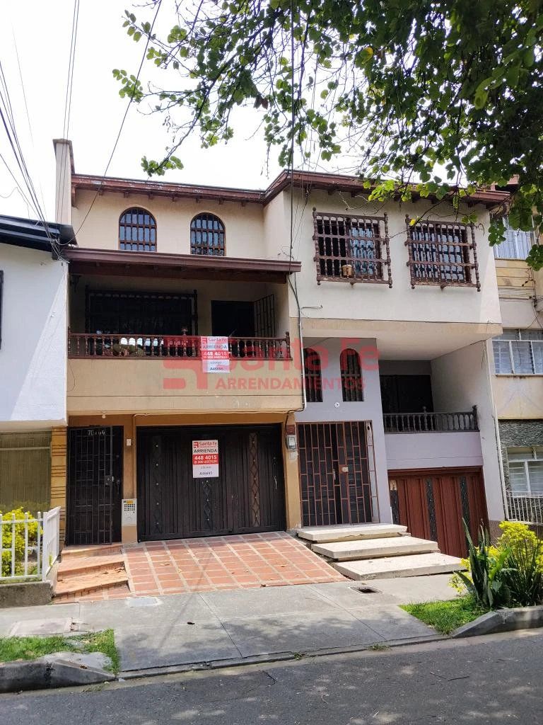 Casa en arriendo Antioquia Medellín Florida Nueva 210 m2 Habitaciones 3 Baños 4 Garajes 1 Precio $6000000