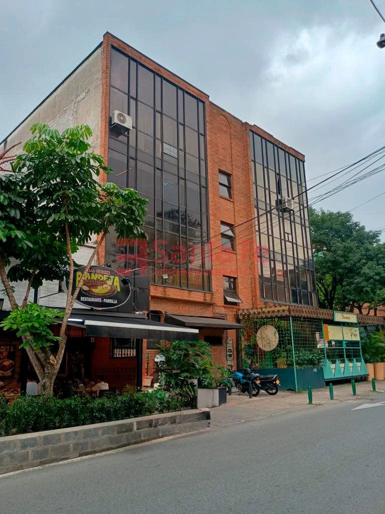 Oficina en arriendo Antioquia Medellín Naranjal 90 m2 Habitaciones 0 Baños 1 Garajes 0 Precio $6000000