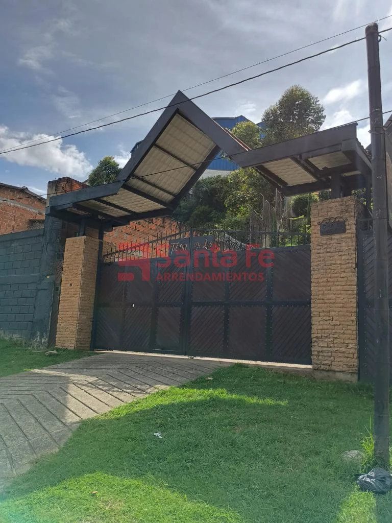Casa en arriendo Antioquia Medellín San Benito 850 m2 Habitaciones 7 Baños 8 Garajes 1 Precio $11000000