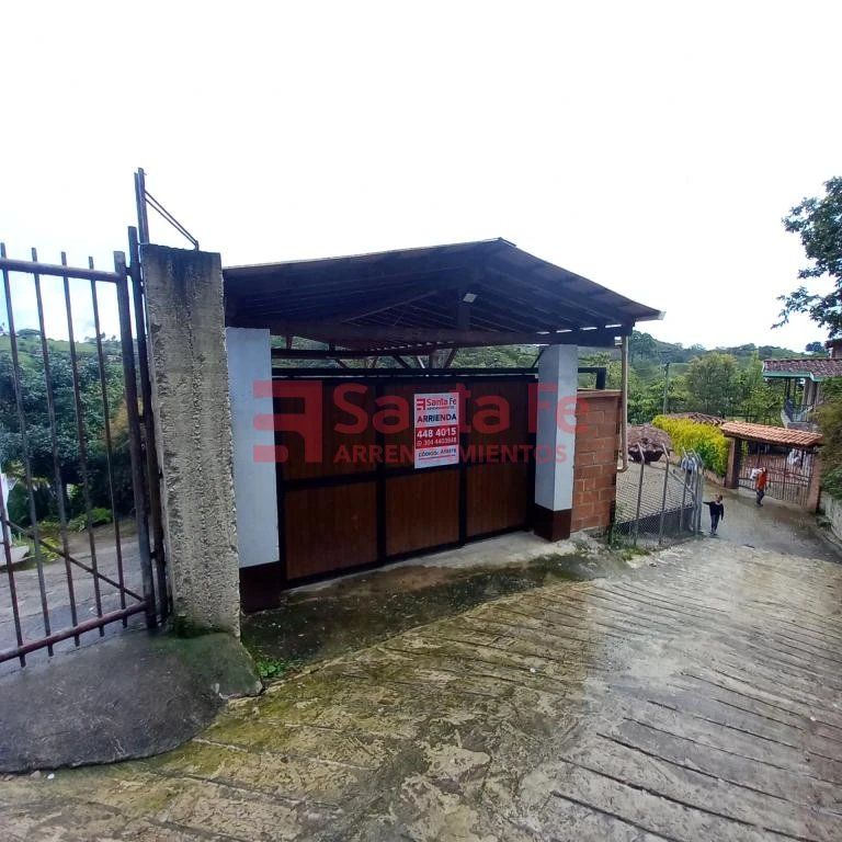 Finca en arriendo Antioquia Guatape Guatape 750 m2 Habitaciones 3 Baños 3 Garajes 1 Precio $2400000