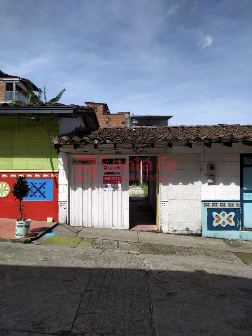 Local en arriendo Antioquia Guatape Guatape 230 m2 Habitaciones 0 Baños 2 Garajes 4 Precio $3000000