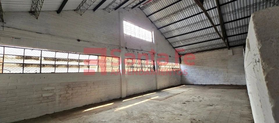 Bodega en arriendo Antioquia Medellín La Colina 675 m2 Habitaciones 0 Baños 1 Garajes 0 Precio $24400000