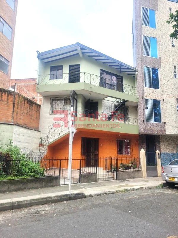 Apartamento en arriendo Antioquia Medellín Manrique Central No 1 83 m2 Habitaciones 3 Baños 2 Garajes 0 Precio $2000000