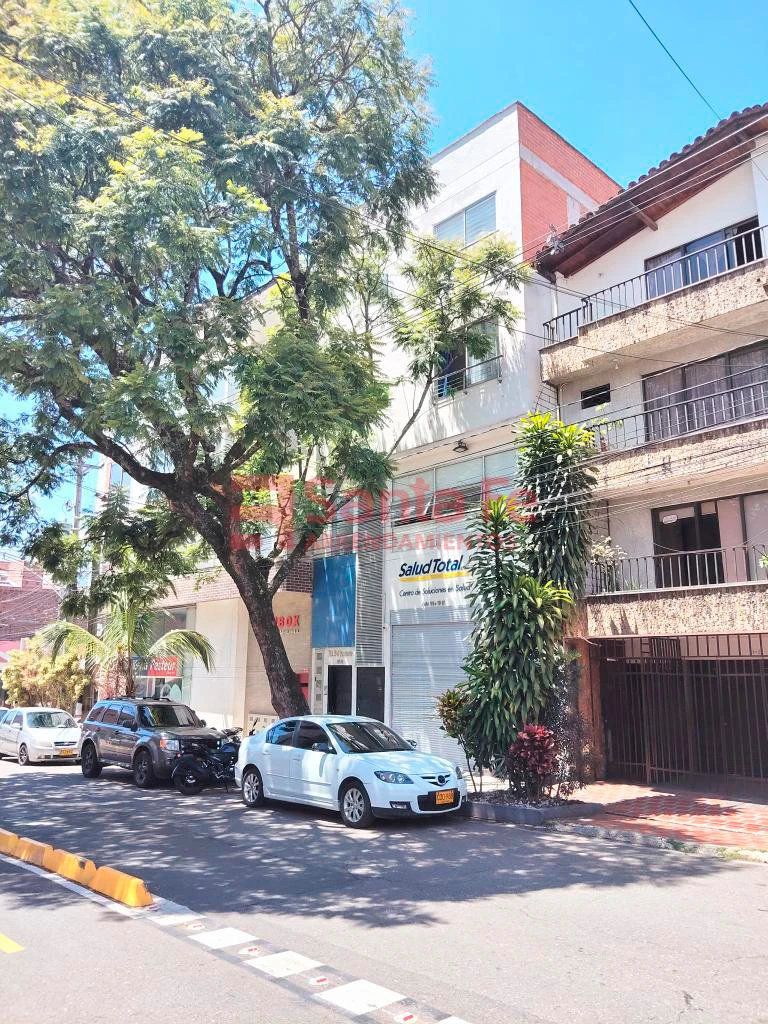 Local en arriendo Antioquia Medellín Los Pinos 107 m2 Habitaciones 0 Baños 3 Garajes 0 Precio $6000000