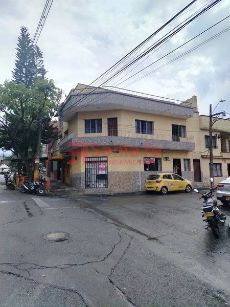 Local en arriendo Antioquia Medellín El Danubio 20 m2 Habitaciones 0 Baños 1 Garajes 0 Precio $1800000