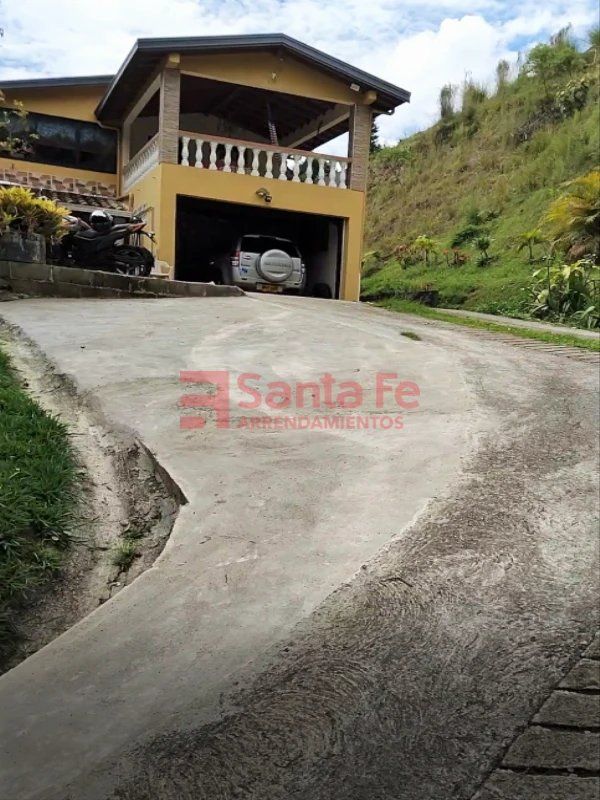 Casa en arriendo Antioquia Medellín Nn 550 m2 Habitaciones 4 Baños 4 Garajes 1 Precio $5500000