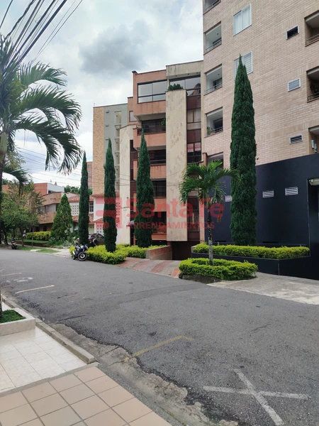 Apartamento en arriendo Antioquia Medellín El Nogal- Los Almendros 140 m2 Habitaciones 4 Baños 4 Garajes 1 Precio $3300000