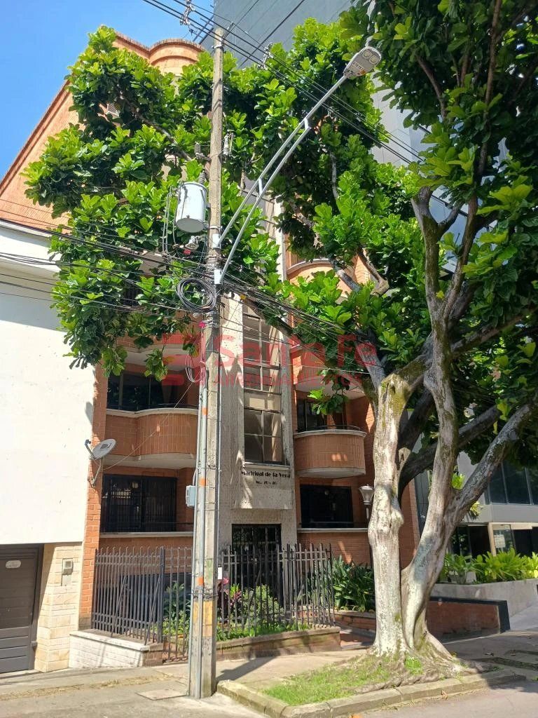 Apartamento en arriendo Antioquia Medellín Laureles 112 m2 Habitaciones 4 Baños 4 Garajes 1 Precio $3300000