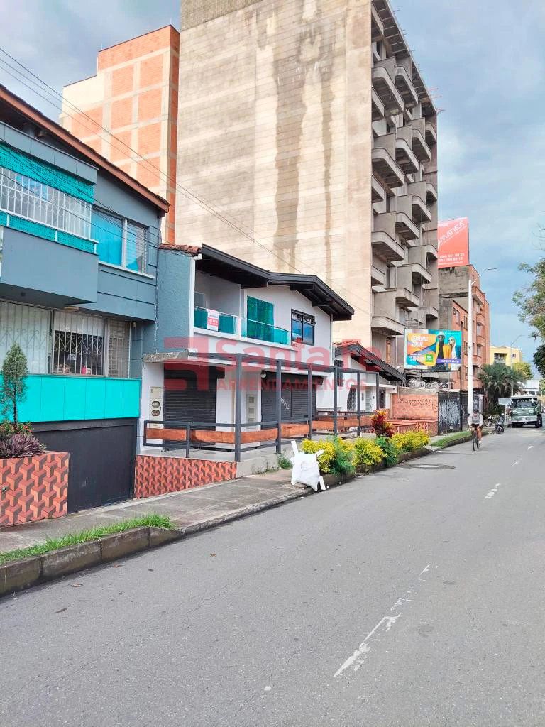 Casa en arriendo Antioquia Medellín Rosales 330 m2 Habitaciones 9 Baños 5 Garajes 0 Precio $11000000