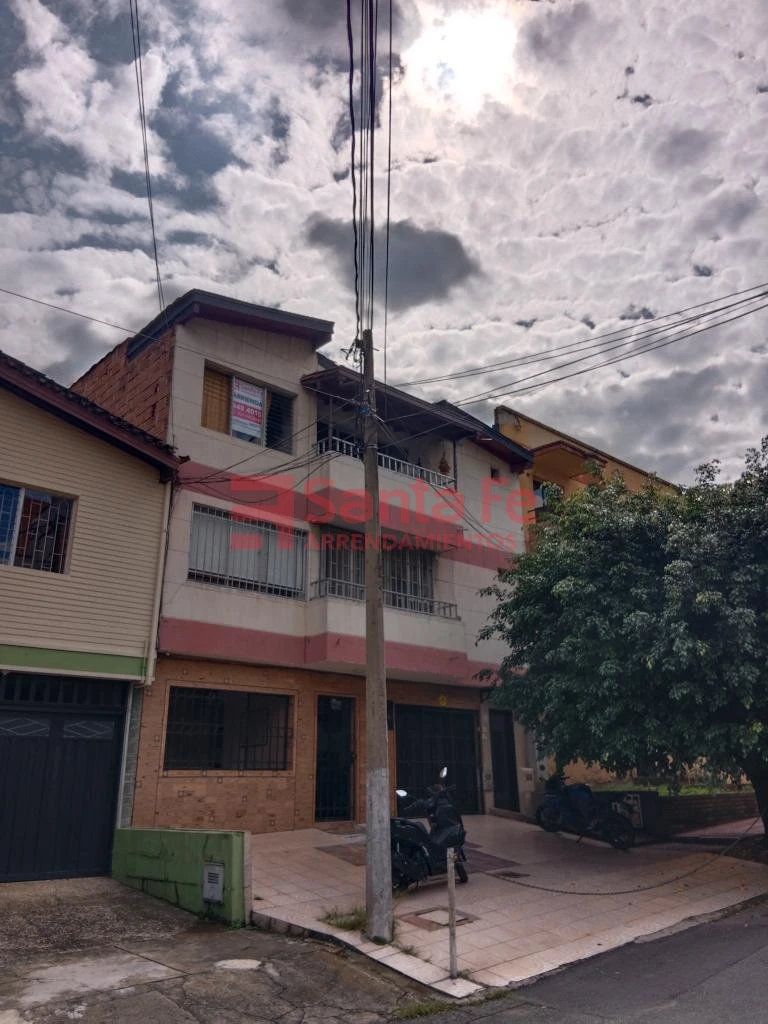 Casa en arriendo Antioquia Medellín El Nogal- Los Almendros 55 m2 Habitaciones 2 Baños 1 Garajes 0 Precio $3500000